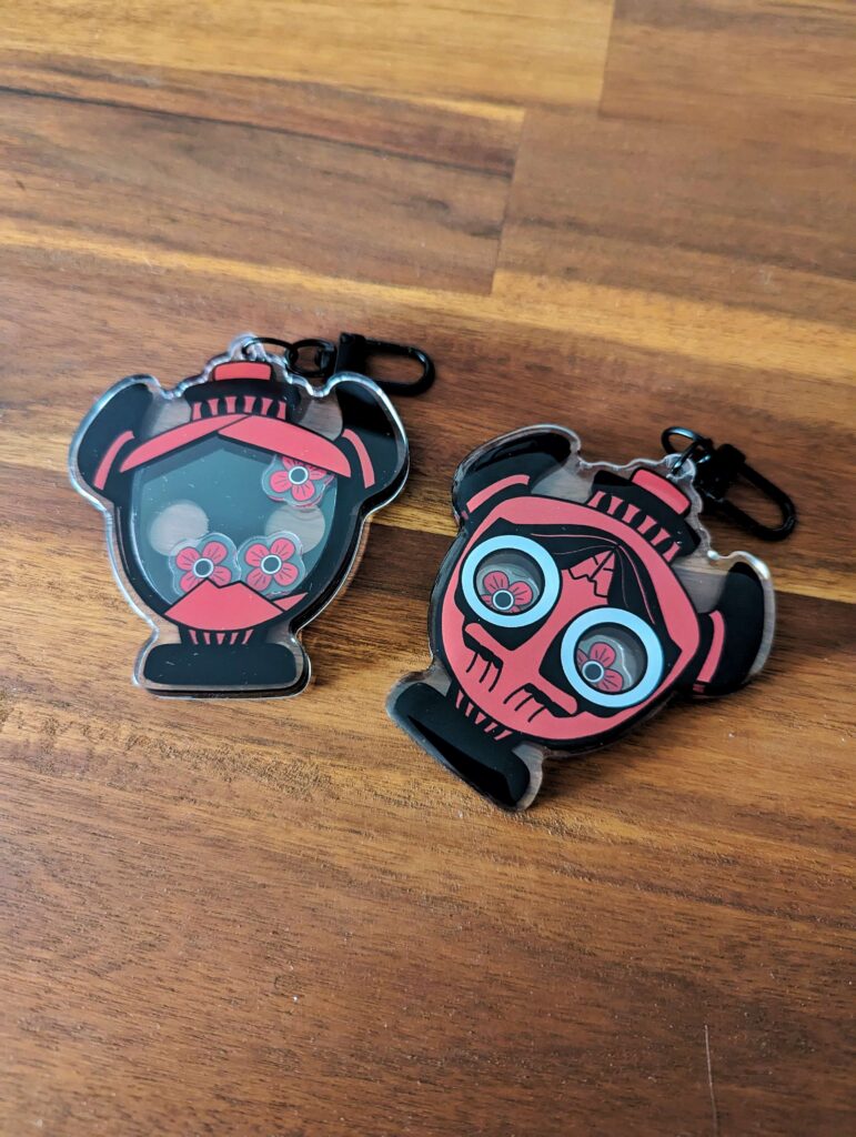 Sleepy Eyes Amphora Shaker Charm
